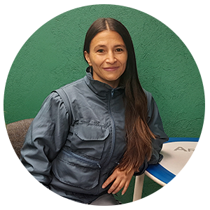 Dolly Adiela Nicholls <br> <strong>Apoyo en Servicios</strong>